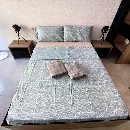 Ubytování v soukromí Shared With Host *